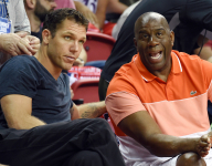 也凸显出他 也凸显出他